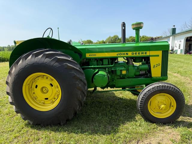 Image of John Deere 820 equipment image 3