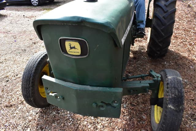 Image of John Deere 820 equipment image 4