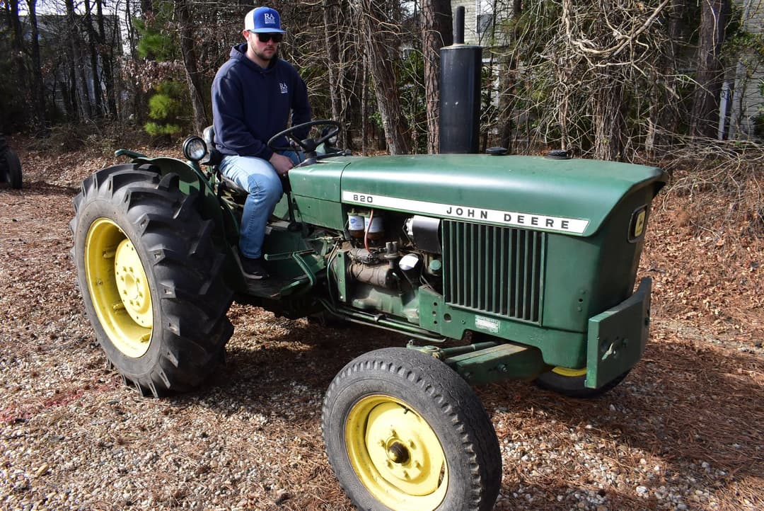 Image of John Deere 820 Primary image