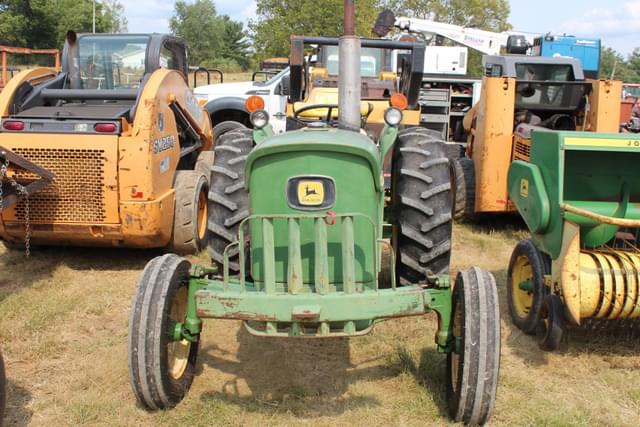 Image of John Deere 820 equipment image 4