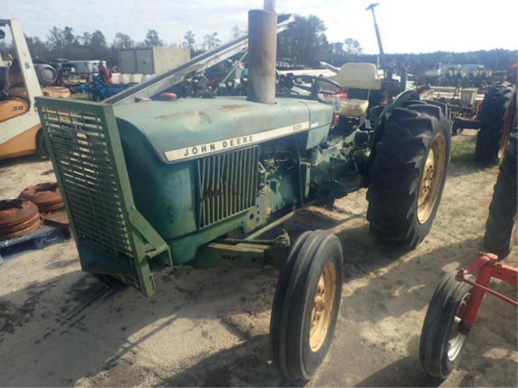 Image of John Deere 820 Primary image