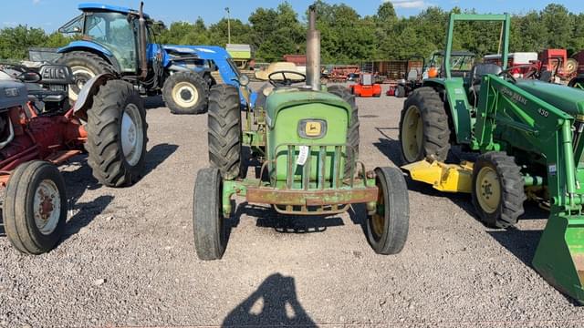 Image of John Deere 820 equipment image 1