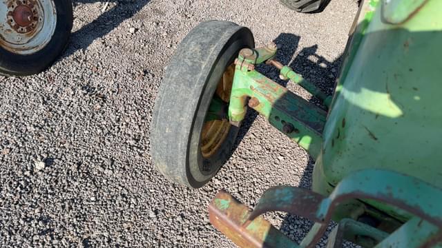 Image of John Deere 820 equipment image 4