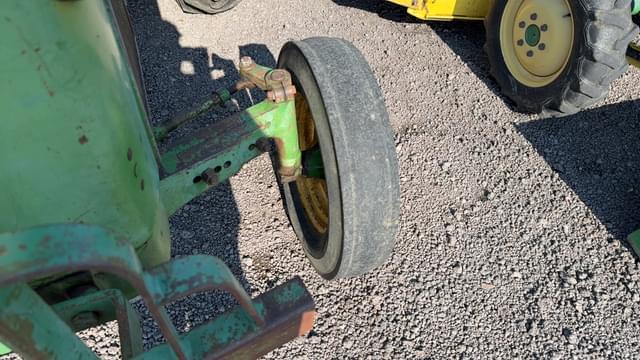 Image of John Deere 820 equipment image 3