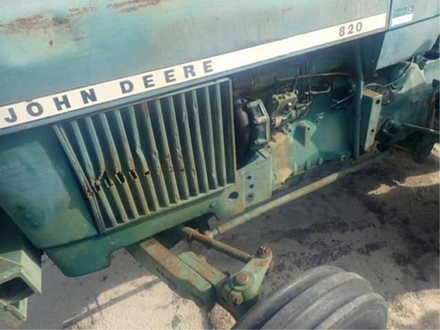 Image of John Deere 820 equipment image 2