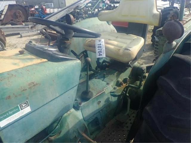 Image of John Deere 820 equipment image 3