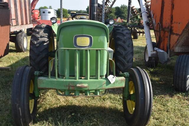 Image of John Deere 820 equipment image 3
