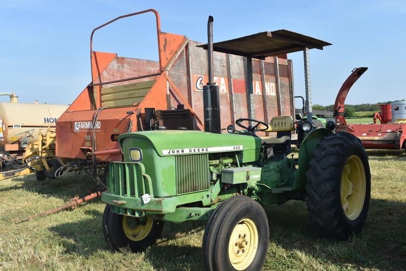Image of John Deere 820 Primary image