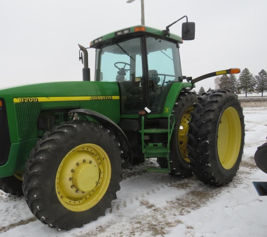 Main image John Deere 8200