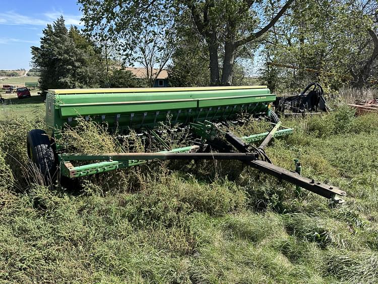 John Deere 8200 Equipment Image0