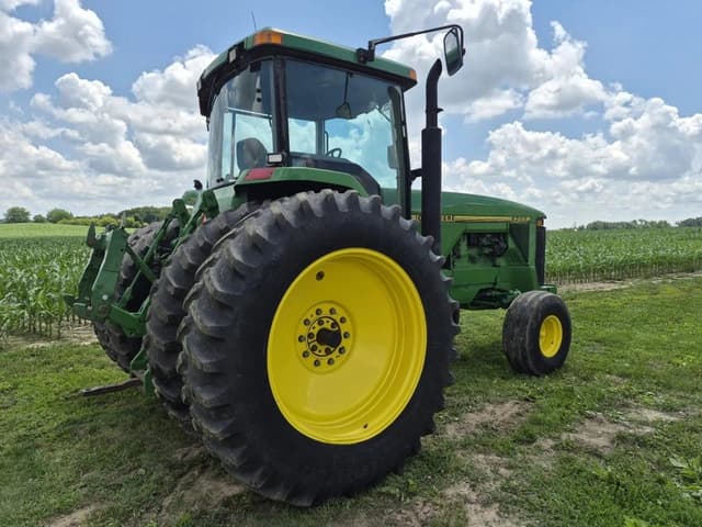 Image of John Deere 8200 equipment image 2