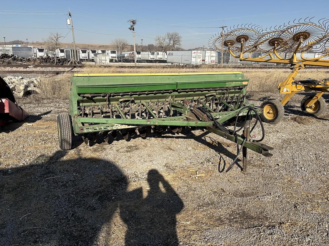 Image of John Deere 8200 Primary image