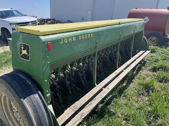 Main image John Deere 8200