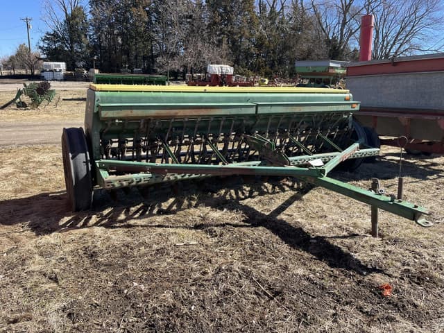 Image of John Deere 8200 equipment image 1