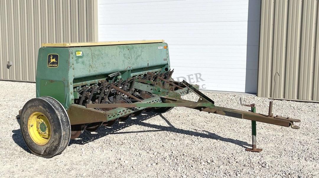Image of John Deere 8200 Primary image