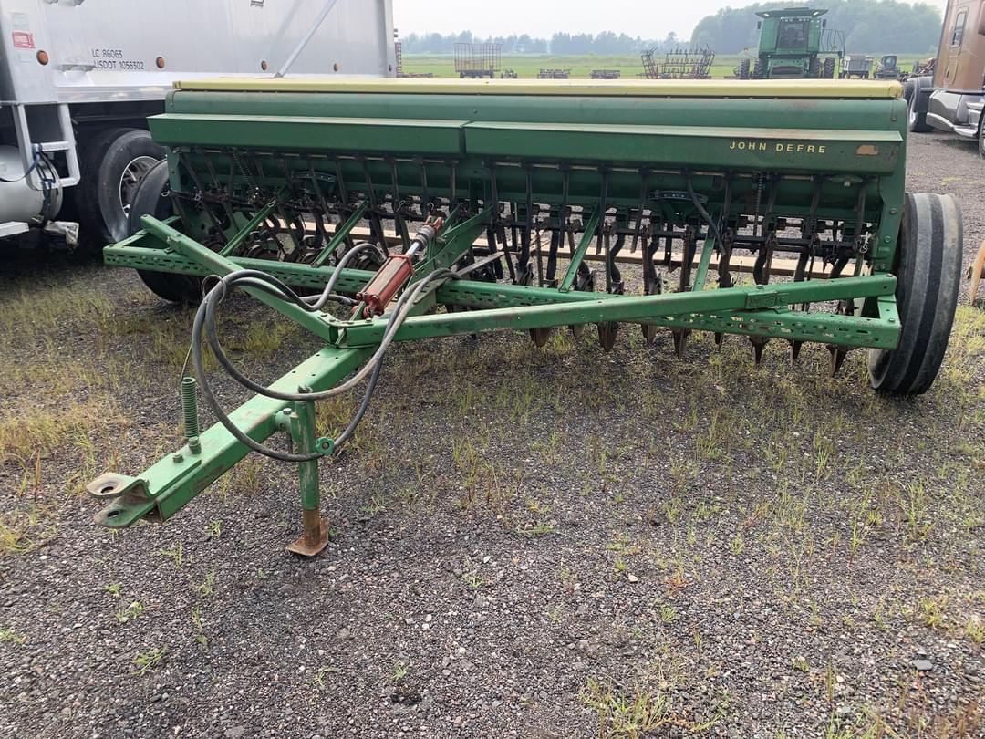 Image of John Deere 8200 Primary image
