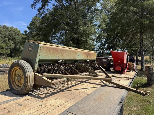 Image of John Deere 8200 equipment image 2