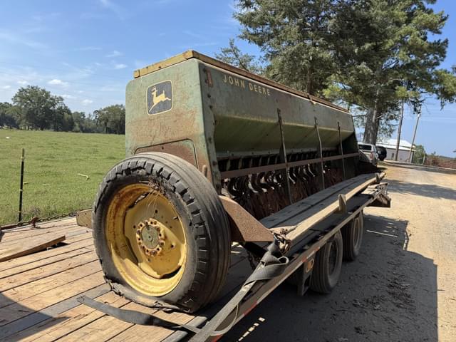 Image of John Deere 8200 equipment image 4