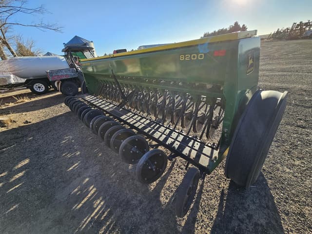 Image of John Deere 8200 equipment image 4