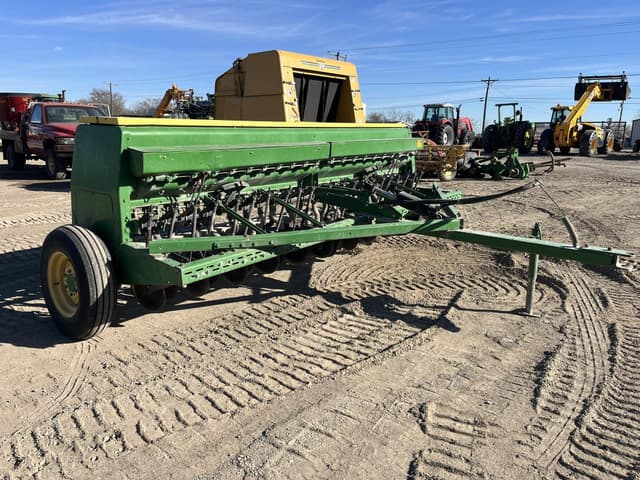 Image of John Deere 8200 equipment image 2
