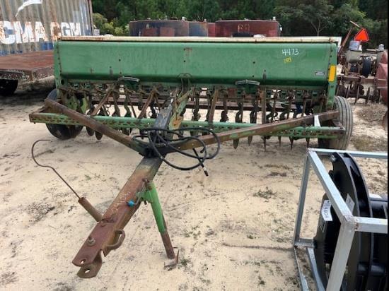 Image of John Deere 8200 Image 1