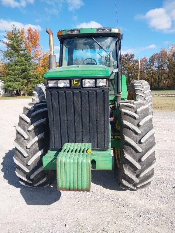 Image of John Deere 8200 equipment image 1