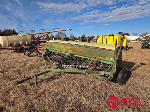 Image of John Deere 8200 equipment image 1