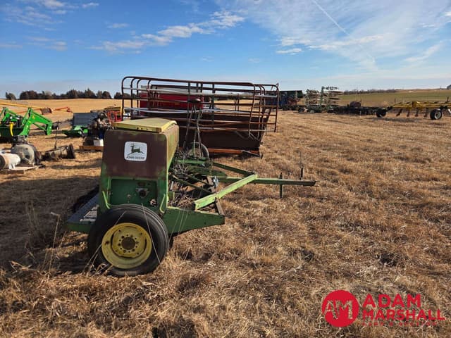 Image of John Deere 8200 equipment image 2
