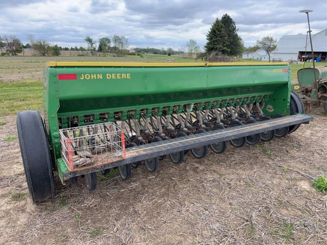 Image of John Deere 8200 equipment image 4