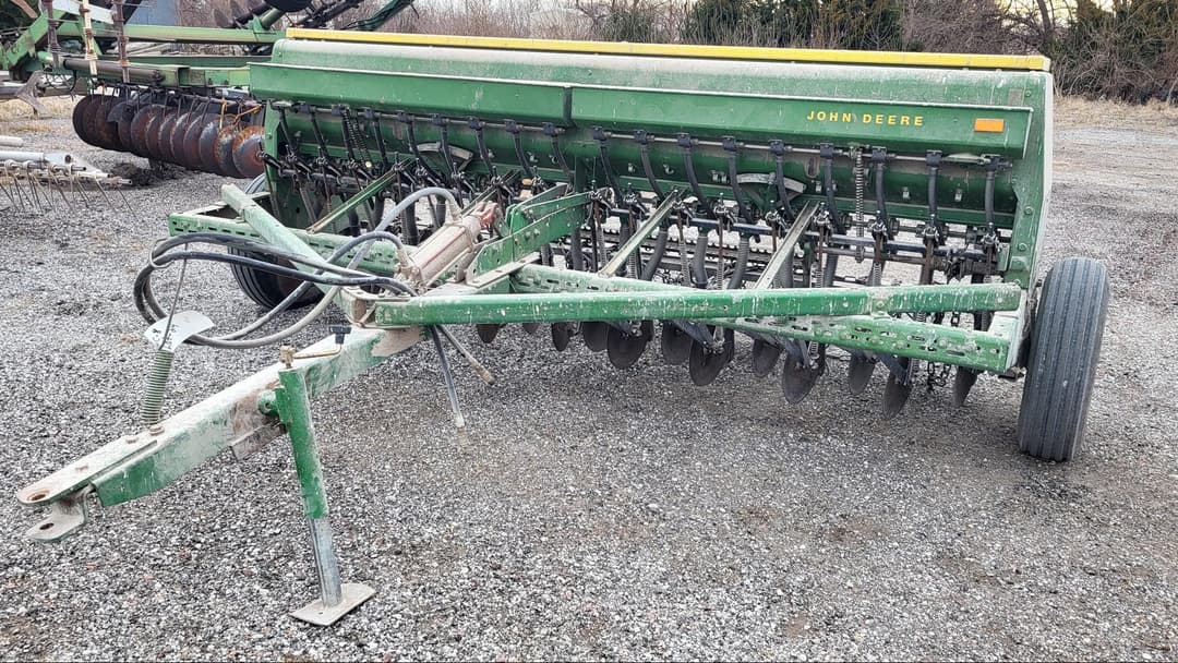 Image of John Deere 8200 Image 0