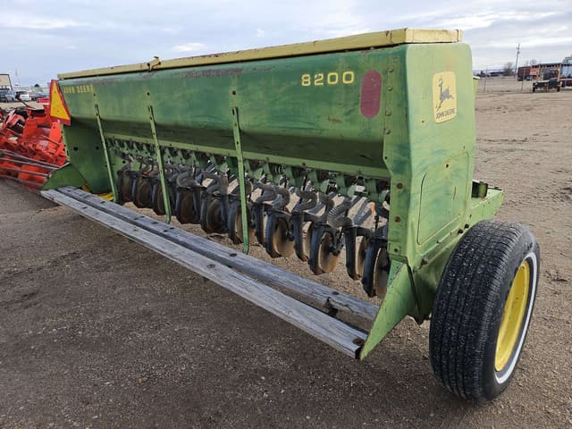 Image of John Deere 8200 equipment image 2