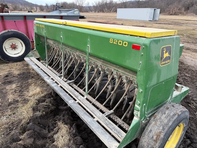 Image of John Deere 8200 equipment image 4