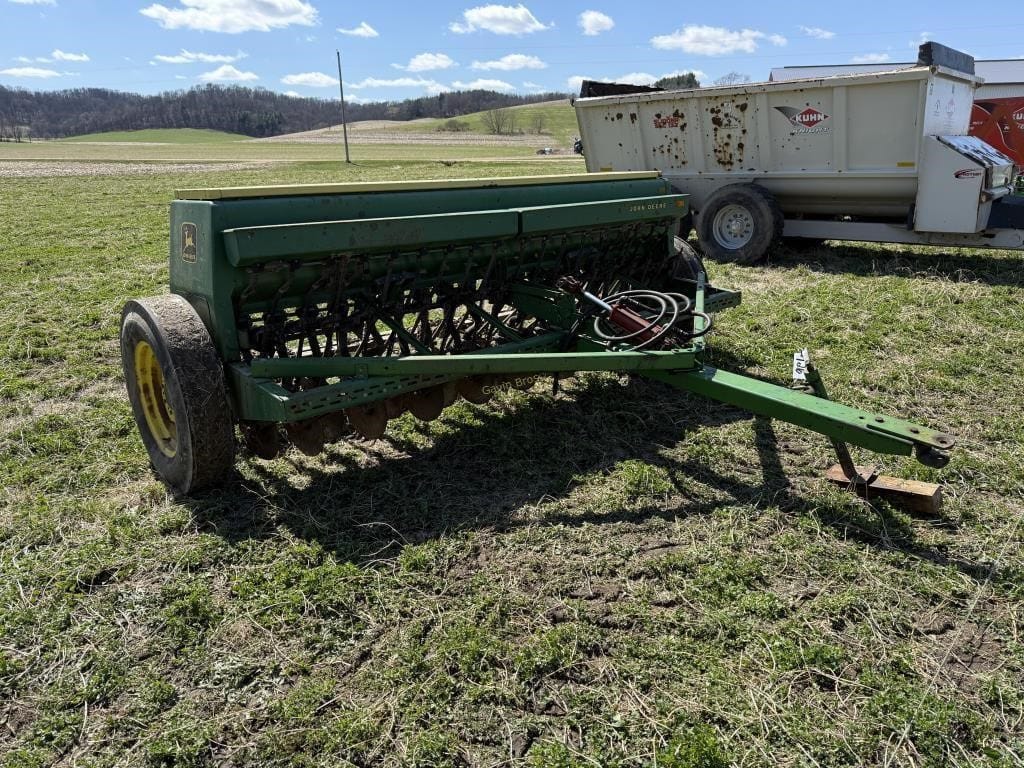 John Deere 8000 Equipment Image0