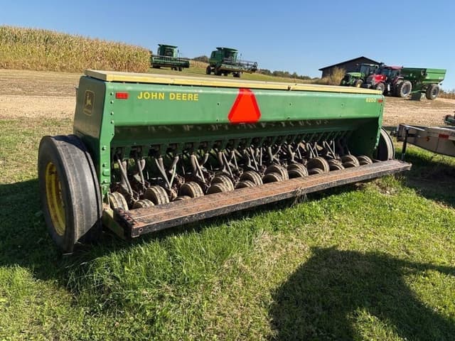 Image of John Deere 8200 equipment image 4