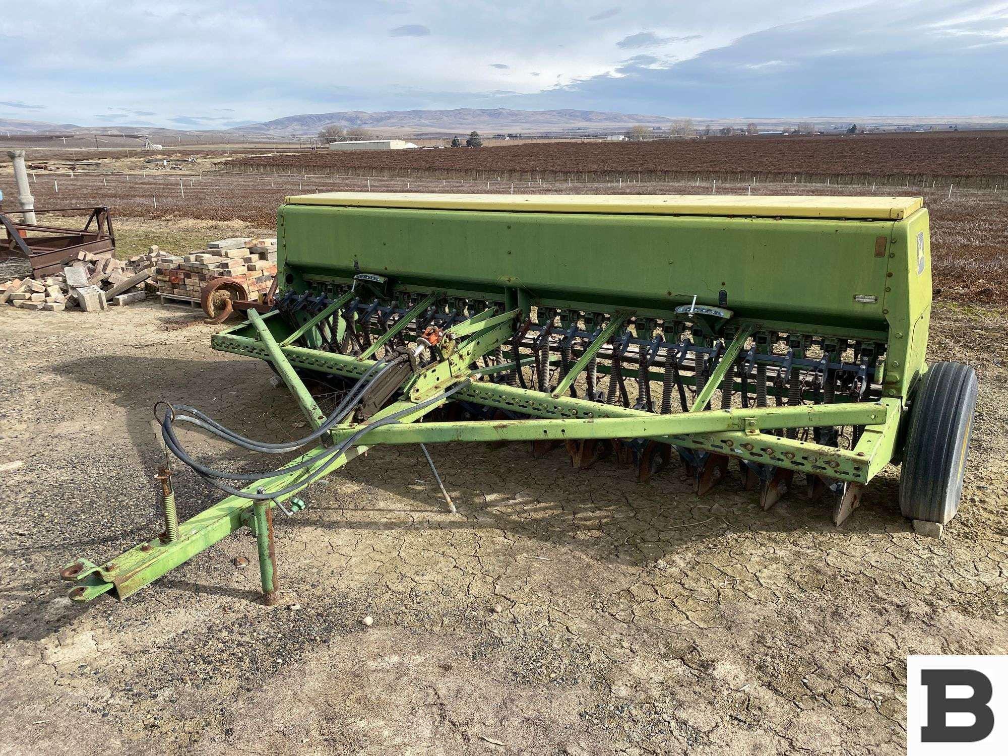 Main image John Deere 8200