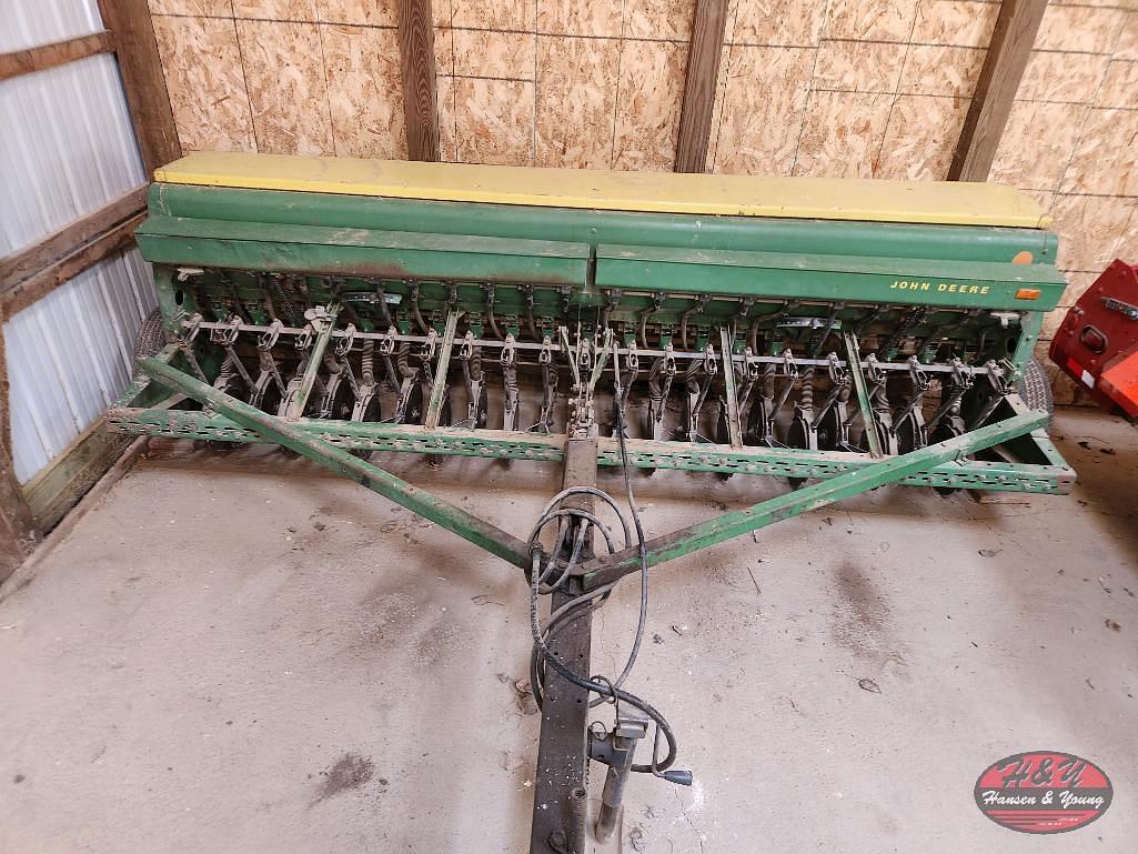 Image of John Deere 8200 Primary image