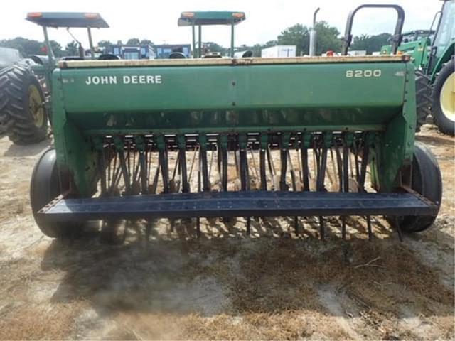 Image of John Deere 8200 equipment image 2