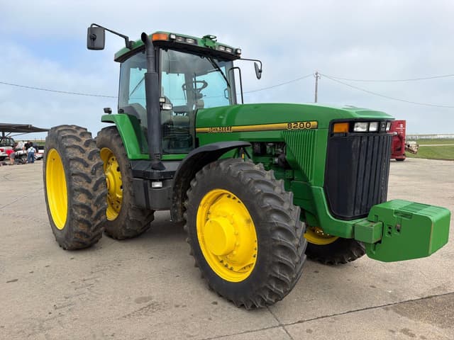 Image of John Deere 8200 equipment image 3