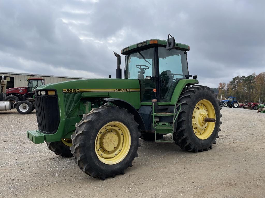 Main image John Deere 8200