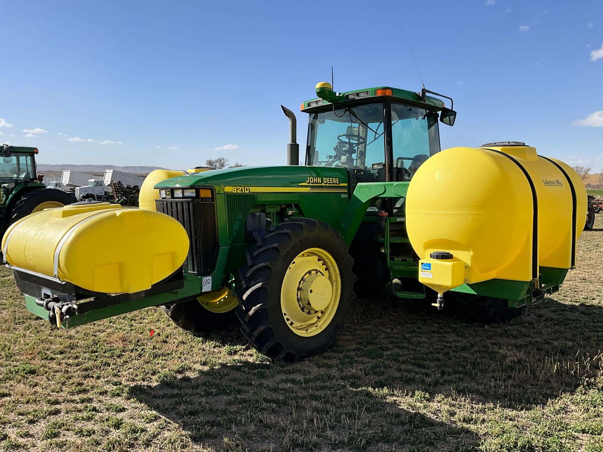 John Deere 8210 Equipment Image0