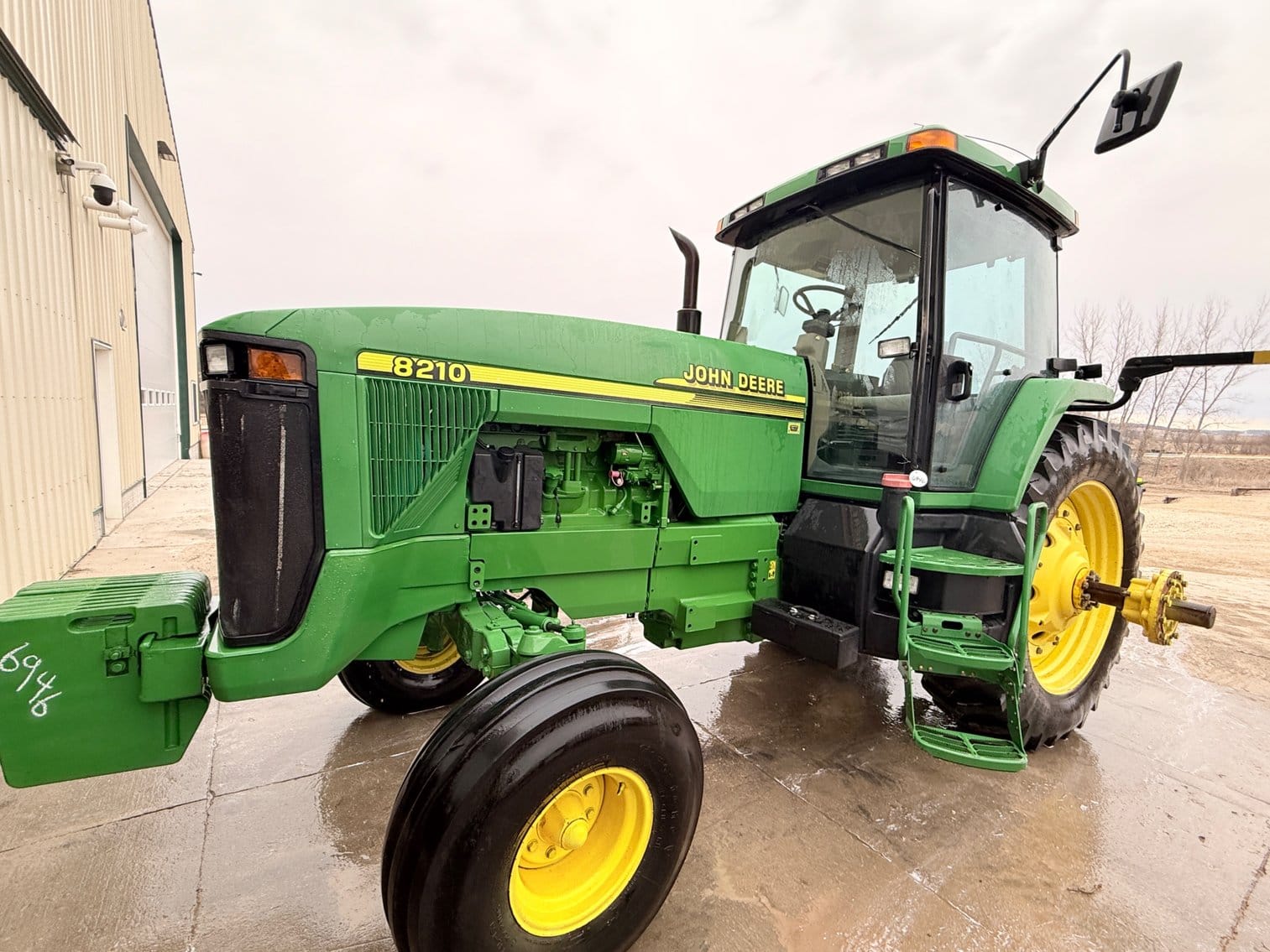 Main image John Deere 8210