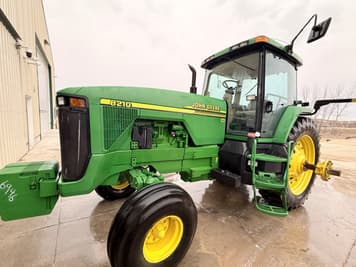 Main image John Deere 8210