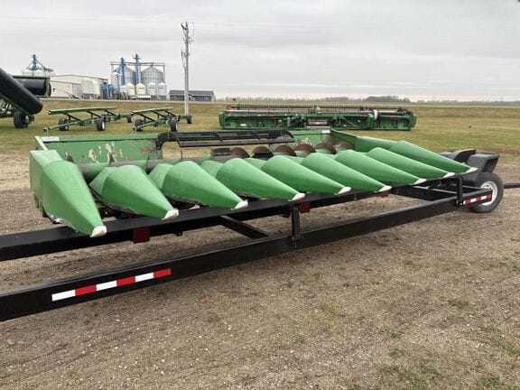 John Deere 822 Equipment Image0