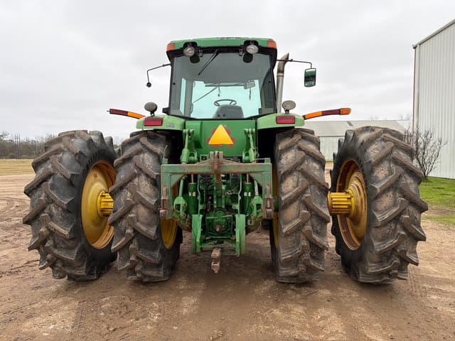 Image of John Deere 8220 equipment image 3