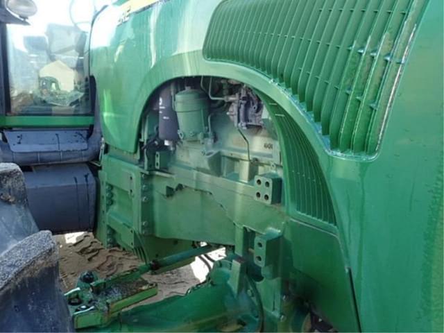 Image of John Deere 8220 equipment image 4