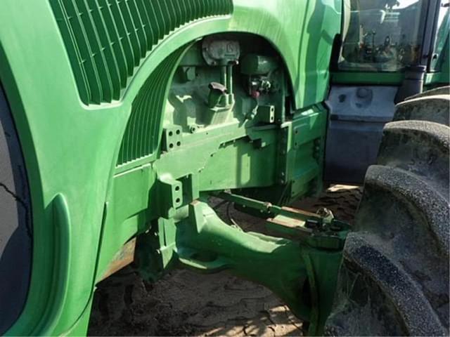 Image of John Deere 8220 equipment image 2