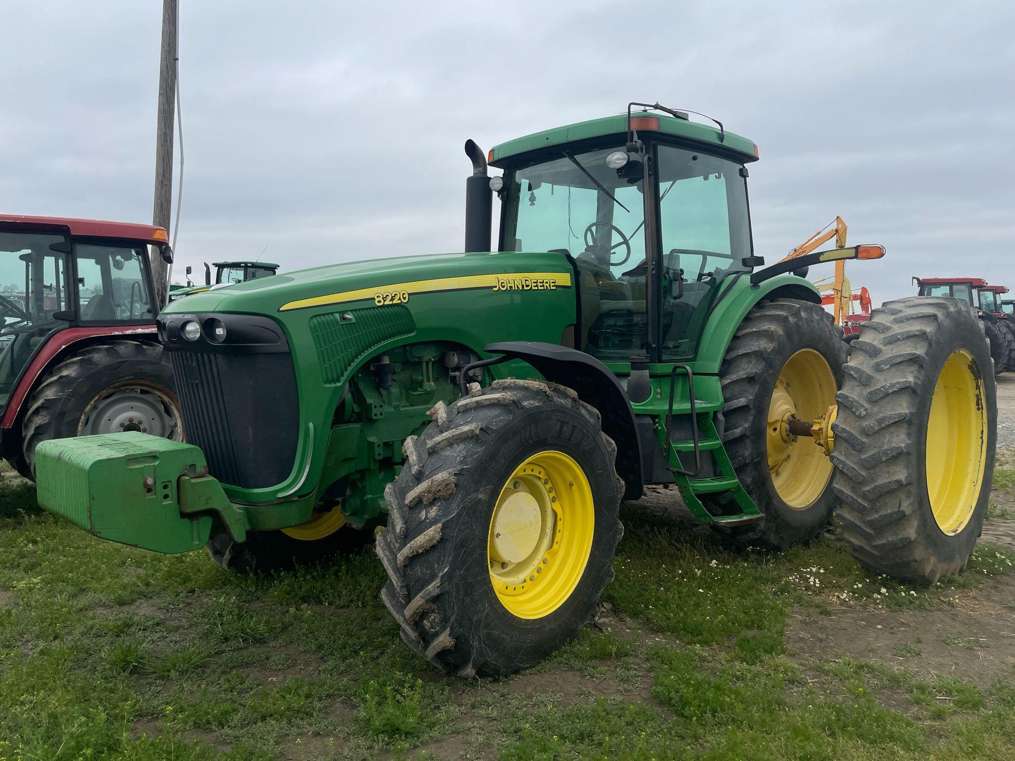 Main image John Deere 8220