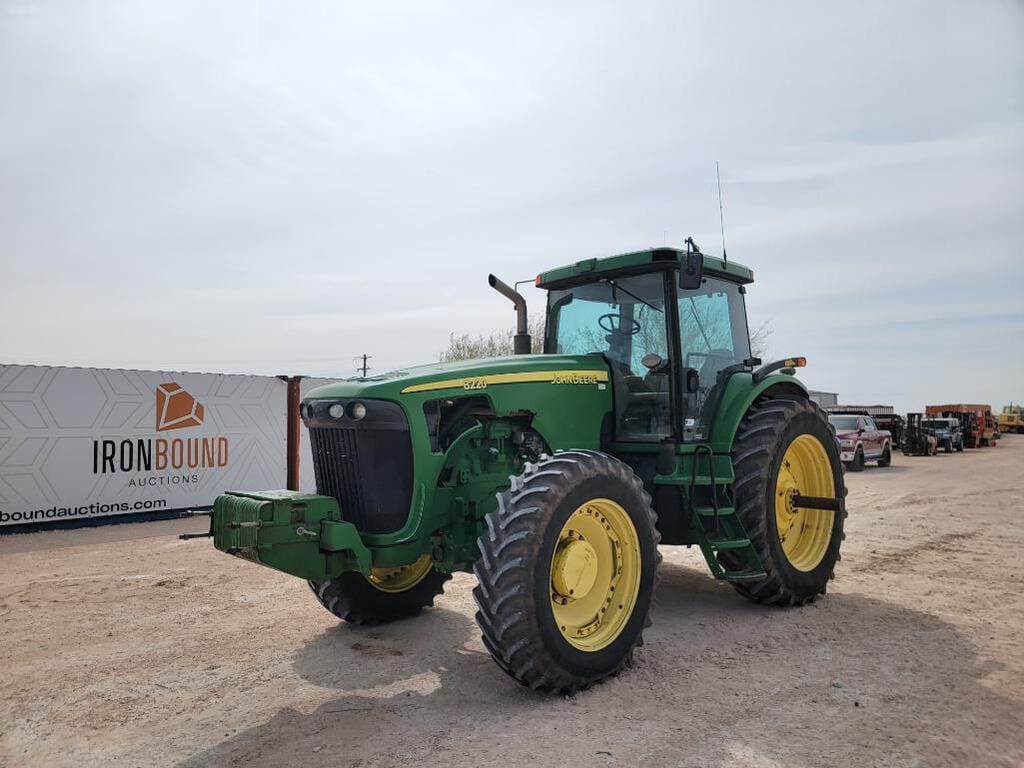 Main image John Deere 8220