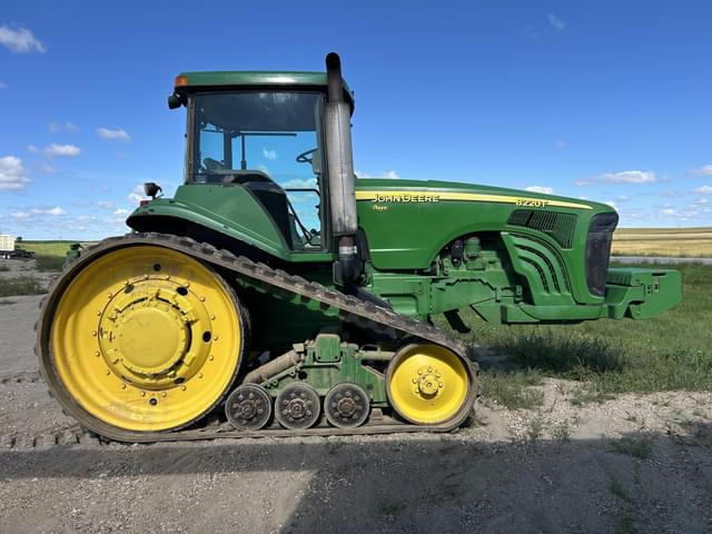 Image of John Deere 8220T equipment image 1