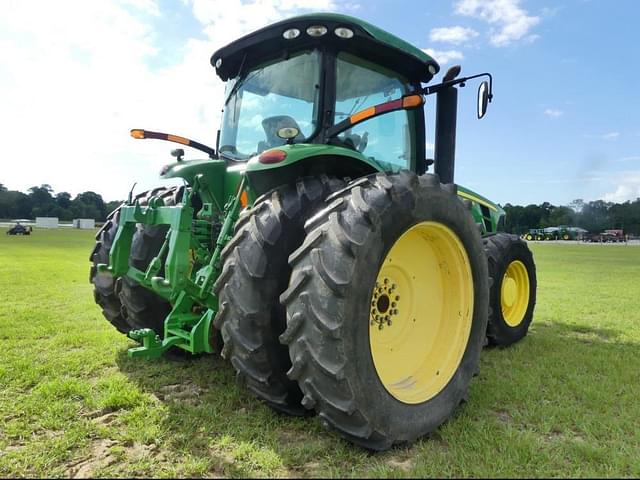 Image of John Deere 8225R equipment image 2